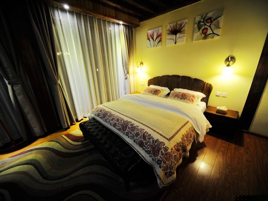 全湖景情侣蜜月房