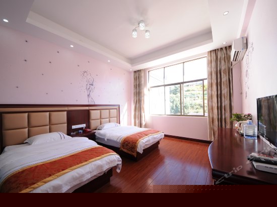 四楼温馨标准间