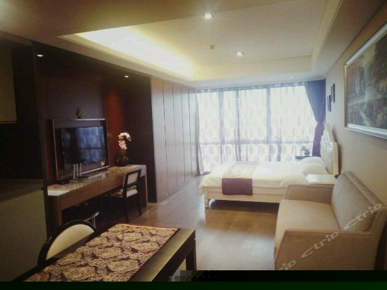 城景豪华家庭大床房(无窗)