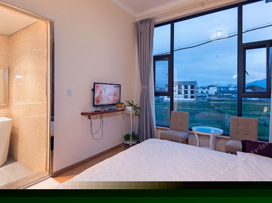 绿茵阁田园风光大床房