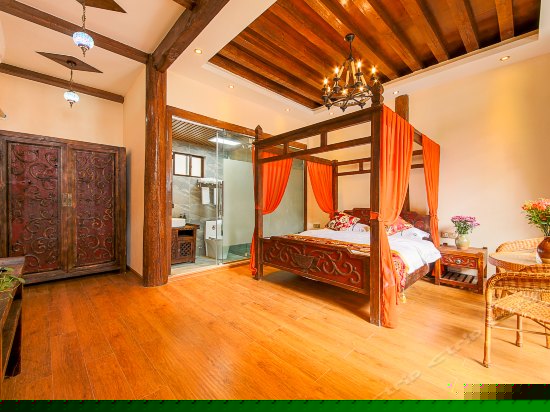 尊享蜜月高级套房