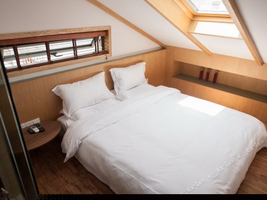 斜顶星空榻榻米（301）