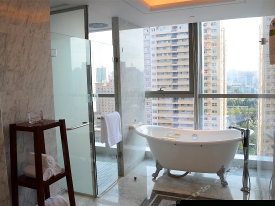 豪华加长大床房