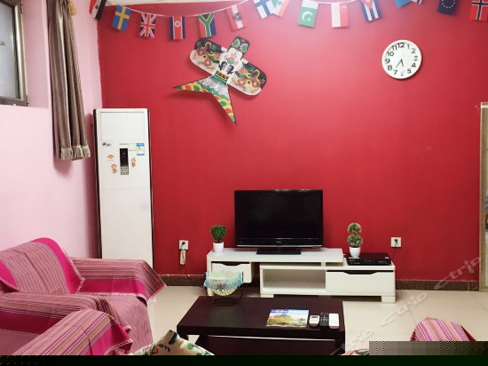 紧邻恭王府后海南锣鼓巷胡同四合院复式温馨二卧室