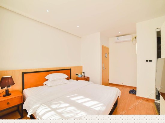 浪漫浴缸大床房