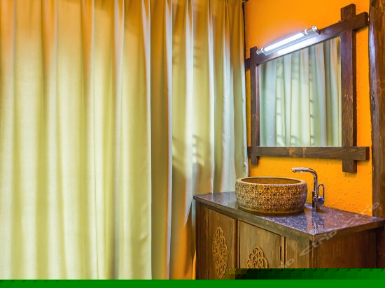 豪华院景家庭房