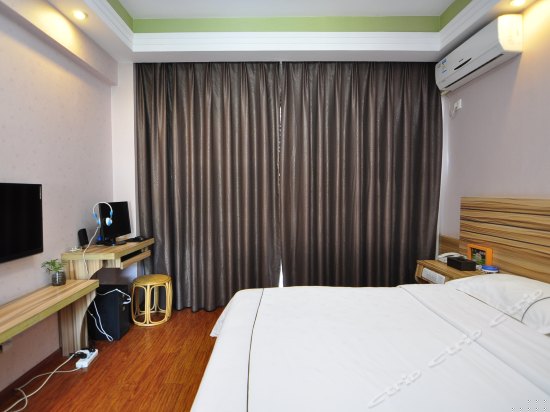 独立阳台江景大床房