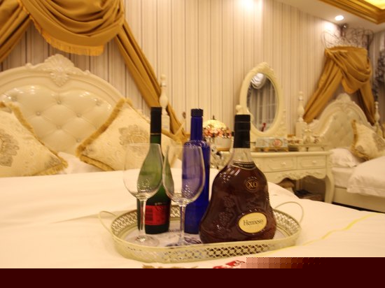 豪华宫廷家庭房