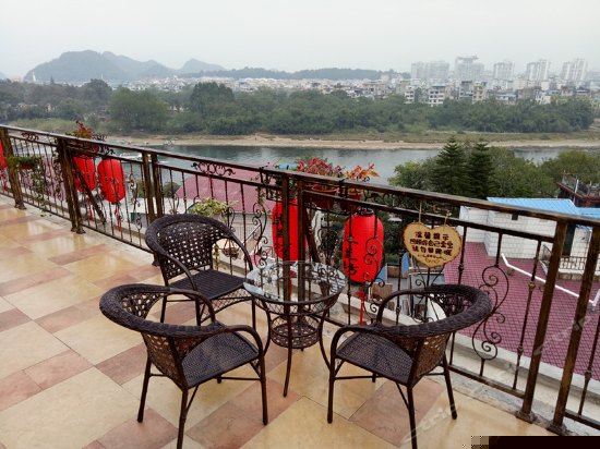 清韵露台家庭房