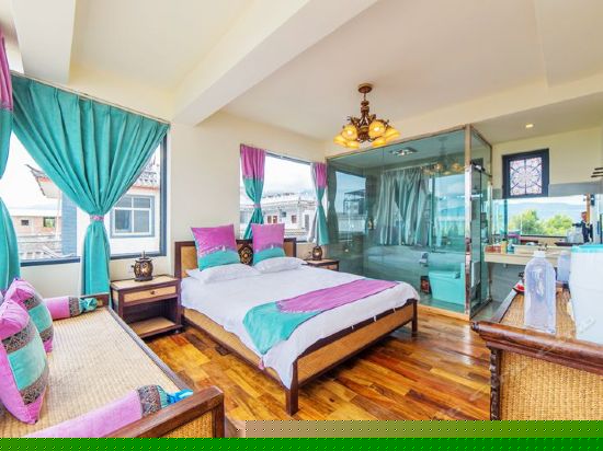 尘外园景大床房