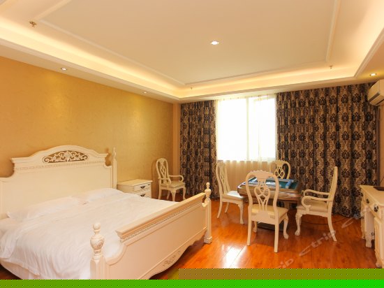 豪华棋牌大床房