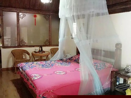 百奇温馨大床房