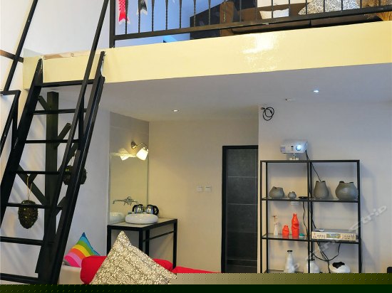 二楼梦影云端套房