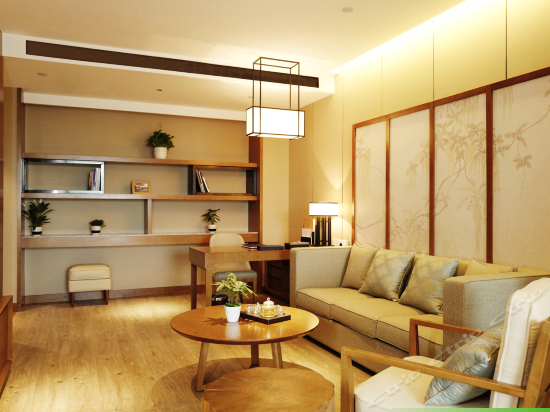 柏天高级园景房