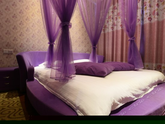 主题温馨大圆床房