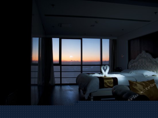 阳光全海景大床房