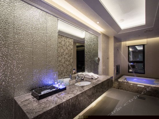 商务香榭丽舍双人房