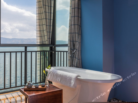 豪华海景大床房