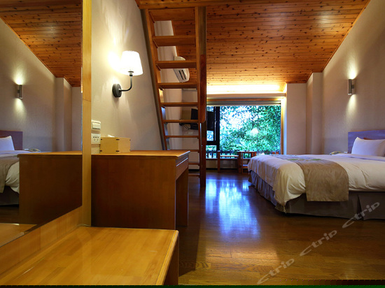 亲子阁楼四人房