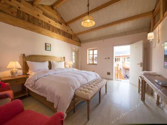 民间歌谣大床房