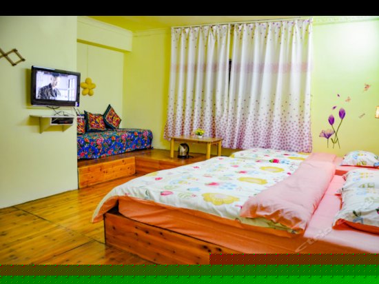 双子座三人间201