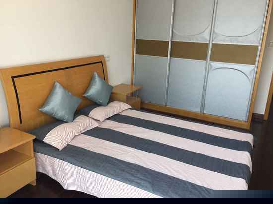 豪华实木大床房