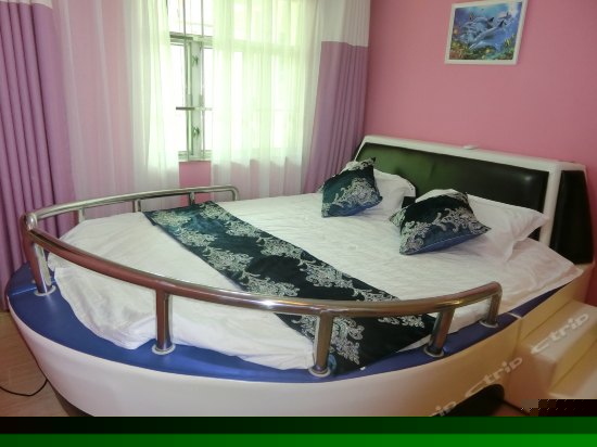 豪华音乐按摩圆床房