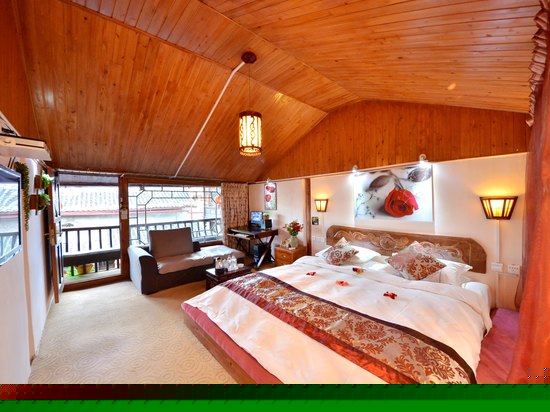 义尚典雅蜜月房