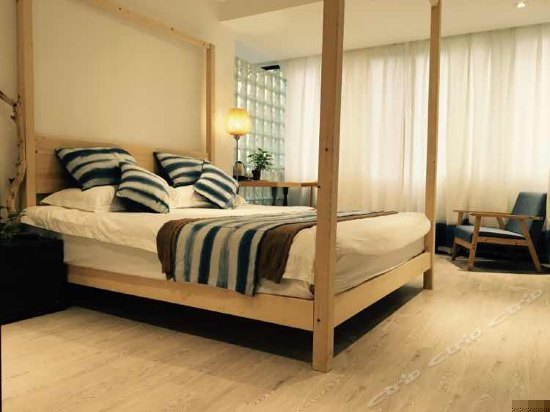 超大窗豪华帷幔大床房玄青