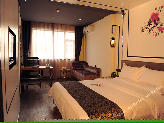 都市风情大床房