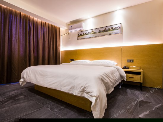 景观豪华大床房