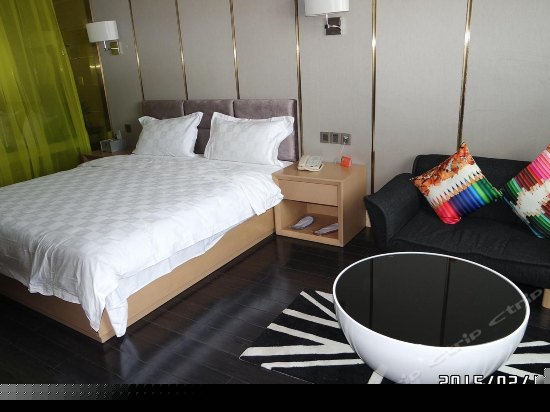 颐嘉酒店行政大床房