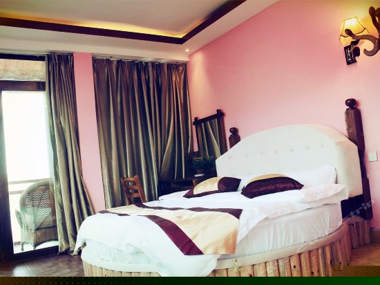 湖景情趣圆床房