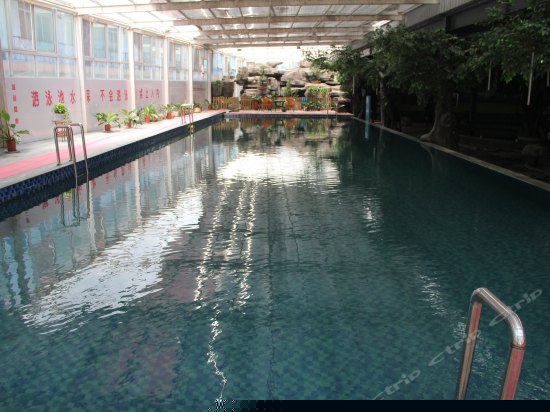 室内游泳池