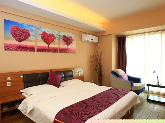 豪华夜景大床房