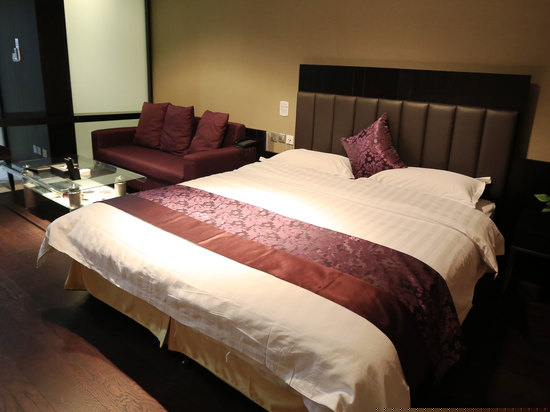 雅馨市景开放式大床房