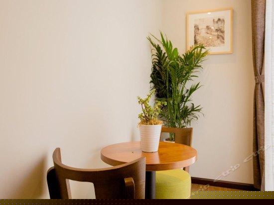 杨柳岸山景大床房