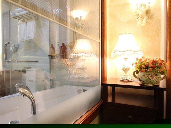 豪华宫廷大床房