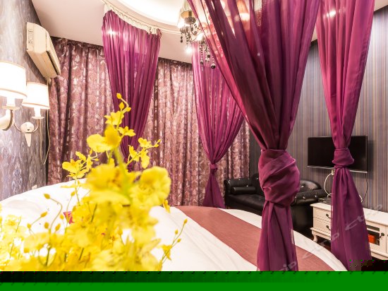 紫帘圆床房