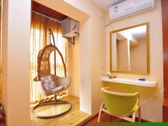 东南亚主题榻榻米房