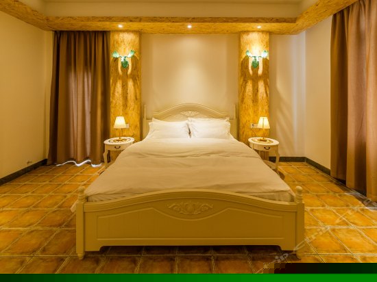 豪华无敌海景大床房