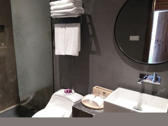 清溪庭院大床房