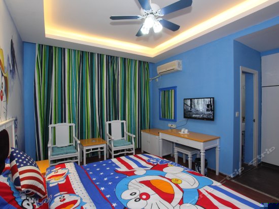 哆啦A梦精致大床房