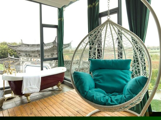 美式田园阳台大床房