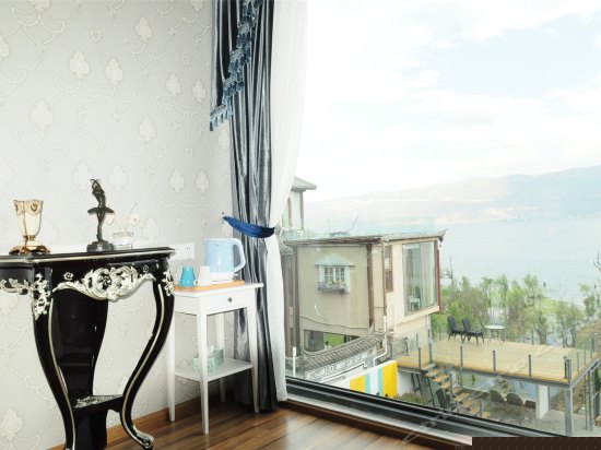 翡冷翠海景大床房