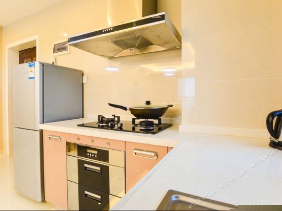 精装园景三室两卫两厅