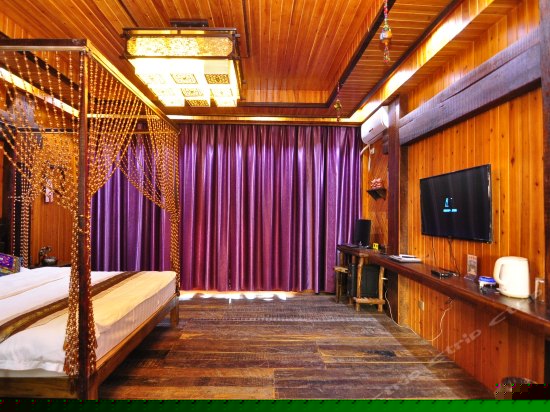 豪华风情大床房