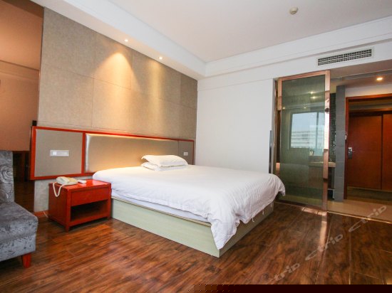 高级大床房