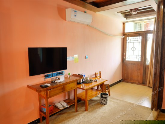 雪山观景花园大床房