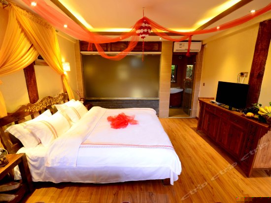 浪漫庭院大床房